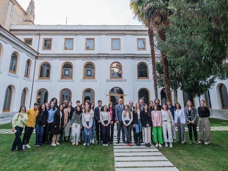 Imagen La IE Foundation celebra los logros académicos de los cincuenta y cuatro estudiantes de IE University becados por la Diputación en este curso 2023-2024